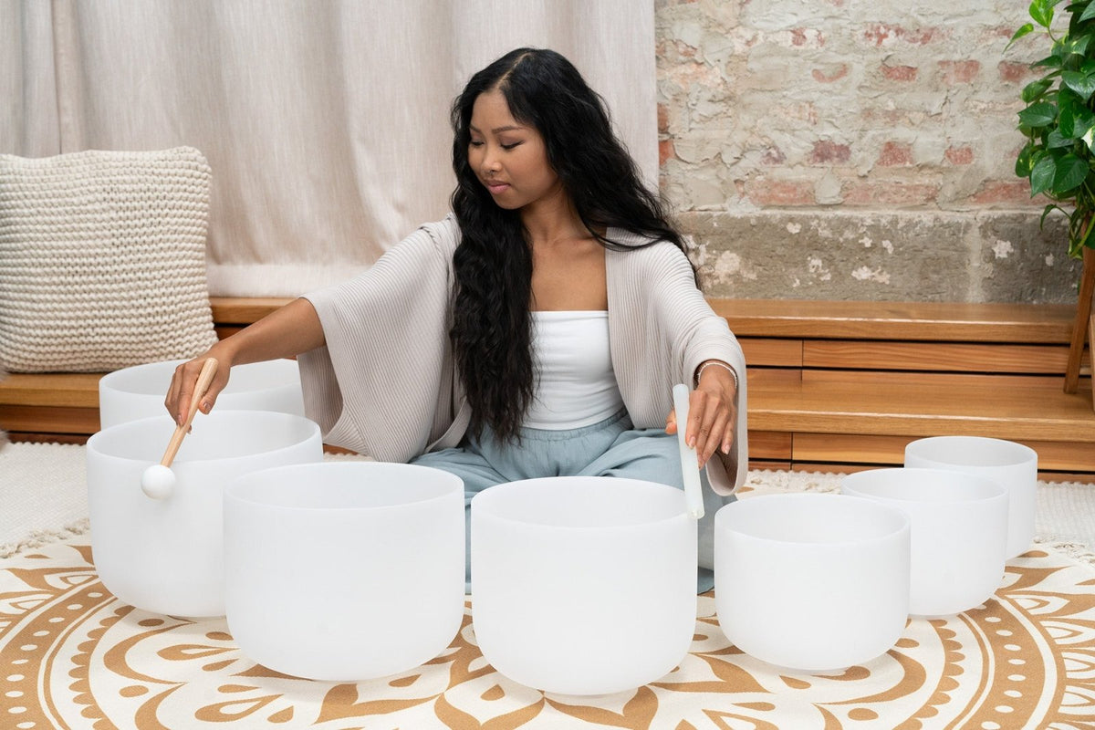 432 Hz Crystal Singing Bowl Chakra Set - 7 Pure White Quartz Bowls (8"–14")